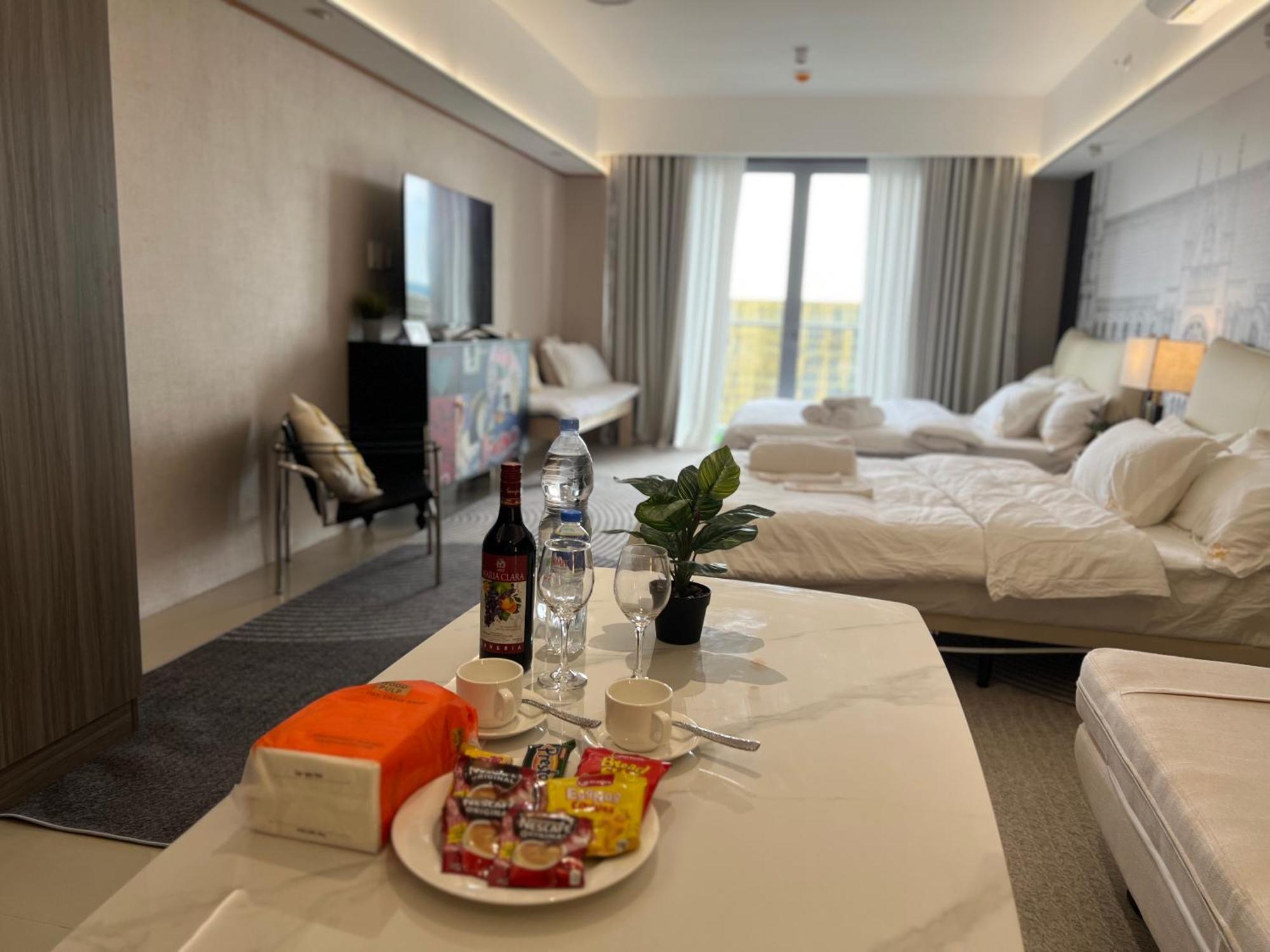 מנילה Luxurious European Style Penthouse Modern Apart Ment Cross City Of Dreams Okada Solaire Moa Airport מראה חיצוני תמונה
